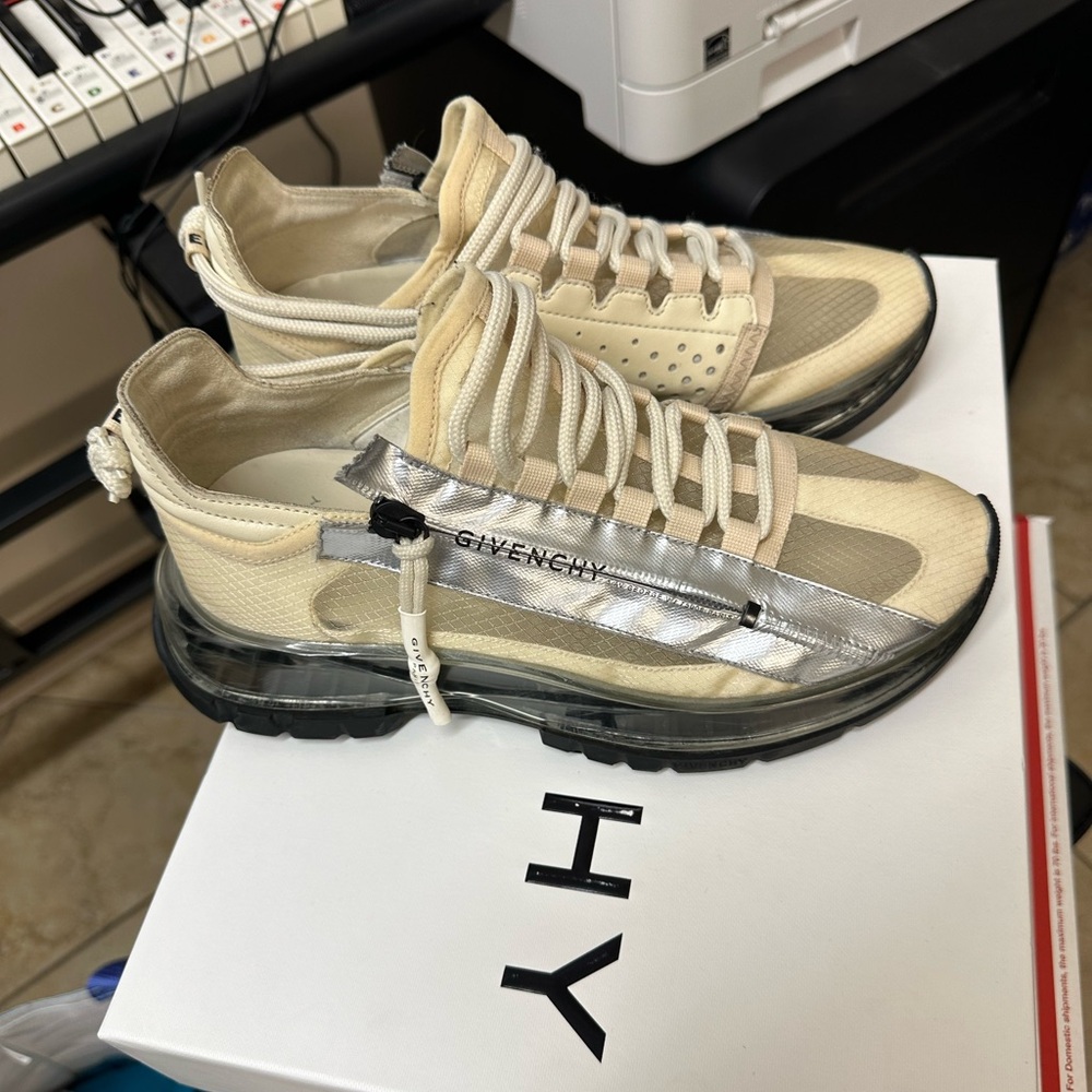 Givenchy sneakers size 37 us 7